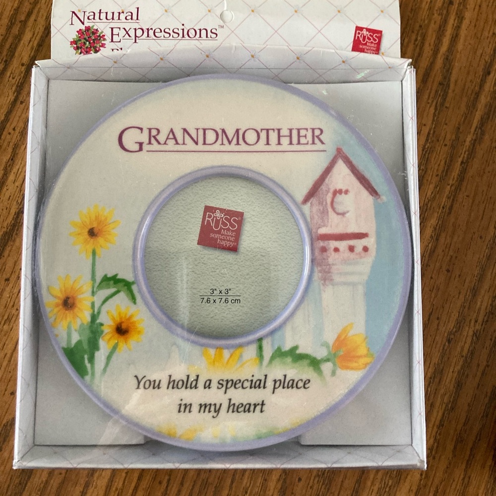 Vintage Russ porcelain Grandmother Frame for a 3 x 3 photo - new without tags